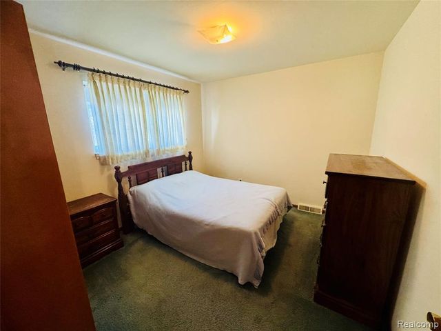 26032 Falmouth Drive, Warren, MI 48089