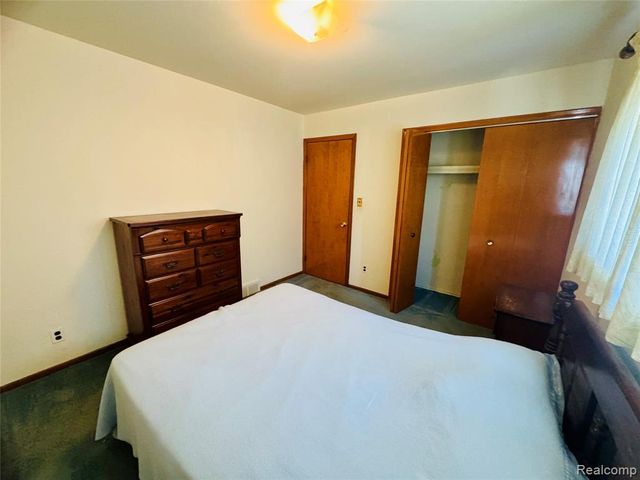 26032 Falmouth Drive, Warren, MI 48089