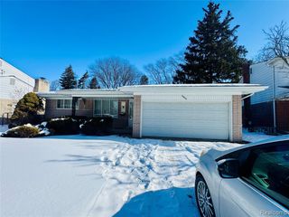 26032 Falmouth Drive, Warren, MI 48089