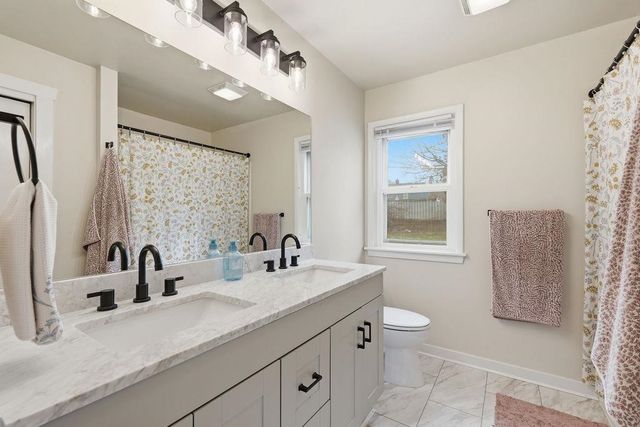 3220 E 19TH Ave, Spokane, WA 99223