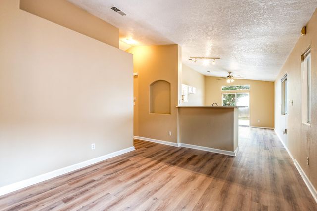 1543 Fox Hill Place SW, Albuquerque, NM 87121