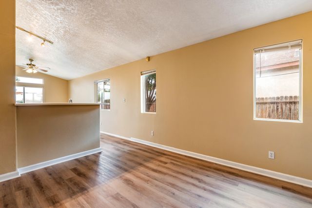 1543 Fox Hill Place SW, Albuquerque, NM 87121