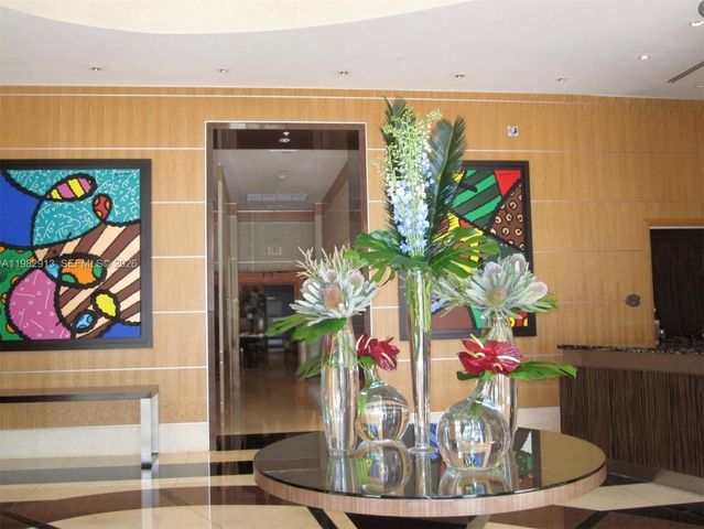 244 Biscayne Blvd 3305, Miami, FL 33132