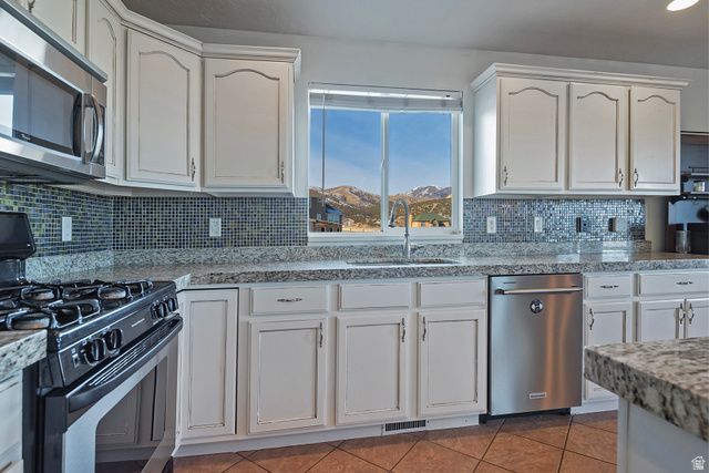 7246 W JUNIPER TREE CV, Herriman, UT 84096