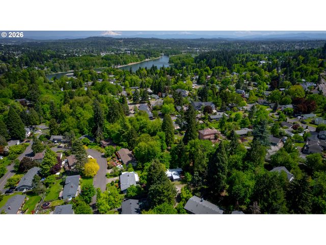 2700 UNDERHILL Ln, West Linn, OR 97068