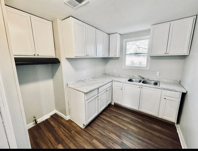 2452 PECAN CIR, Memphis, TN 38114