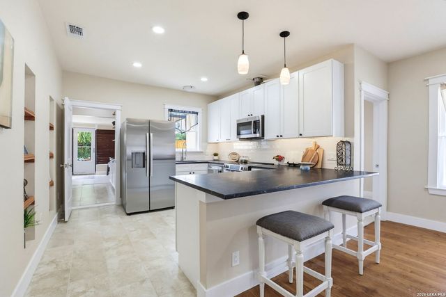 1036 W RUSSELL PL, San Antonio, TX 78212