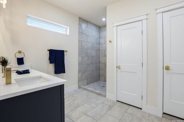 1036 W RUSSELL PL, San Antonio, TX 78212