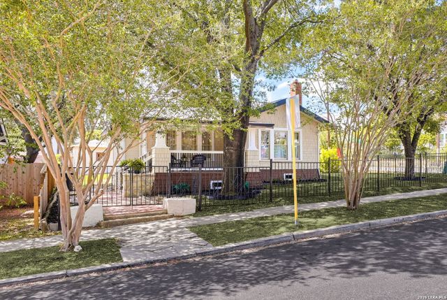 1036 W RUSSELL PL, San Antonio, TX 78212