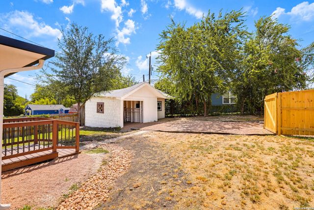 1036 W RUSSELL PL, San Antonio, TX 78212