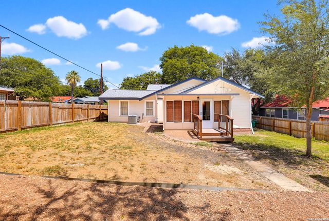 1036 W RUSSELL PL, San Antonio, TX 78212