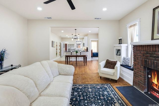 1036 W RUSSELL PL, San Antonio, TX 78212