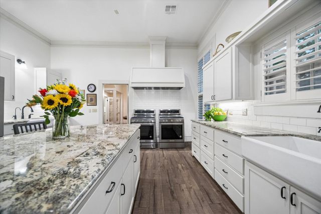 209 E Caney Street, Wharton, TX 77488