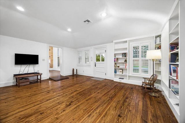 209 E Caney Street, Wharton, TX 77488