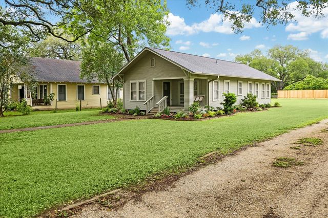 209 E Caney Street, Wharton, TX 77488
