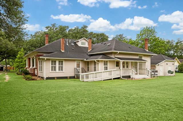 209 E Caney Street, Wharton, TX 77488