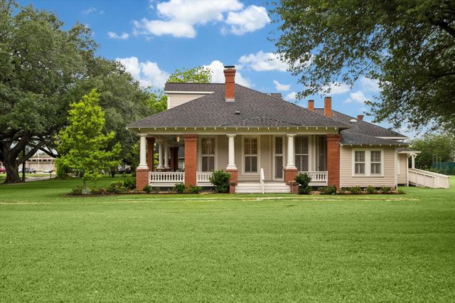 209 E Caney Street, Wharton, TX 77488