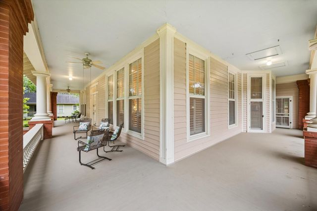 209 E Caney Street, Wharton, TX 77488