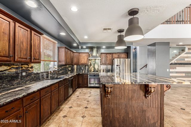 15826 W MERCER Lane, Surprise, AZ 85379