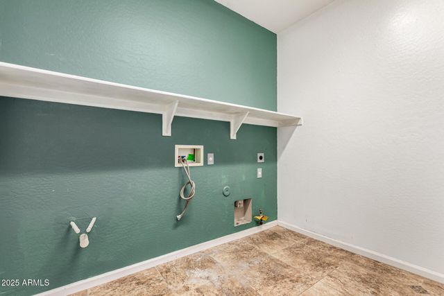 15826 W MERCER Lane, Surprise, AZ 85379