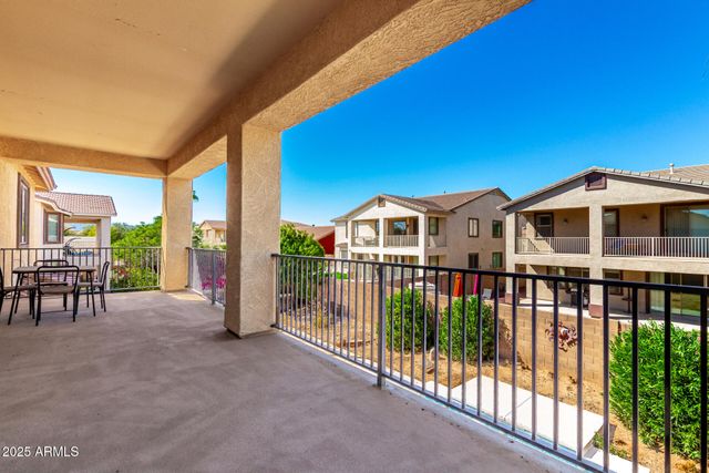 15826 W MERCER Lane, Surprise, AZ 85379