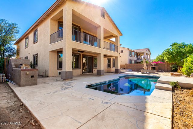 15826 W MERCER Lane, Surprise, AZ 85379