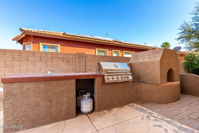 15826 W MERCER Lane, Surprise, AZ 85379