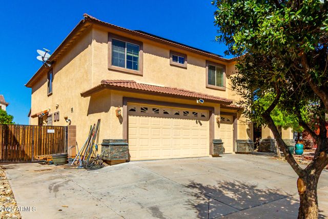 15826 W MERCER Lane, Surprise, AZ 85379