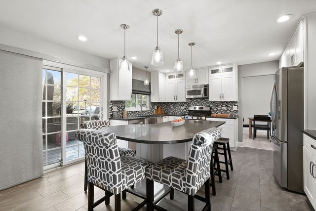 1439 Churchill Lane, Grayslake, IL 60030