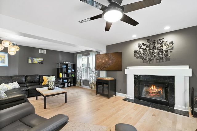 1439 Churchill Lane, Grayslake, IL 60030