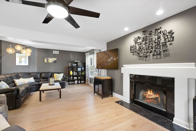 1439 Churchill Lane, Grayslake, IL 60030