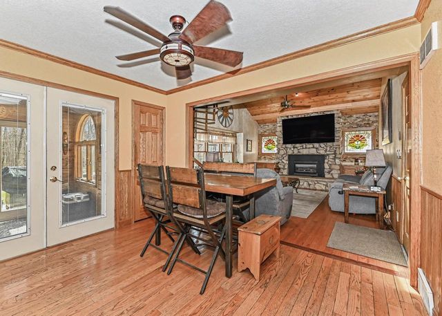 S94W26995 Linden COURT, Mukwonago, WI 53149