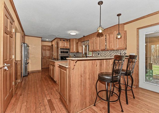 S94W26995 Linden COURT, Mukwonago, WI 53149