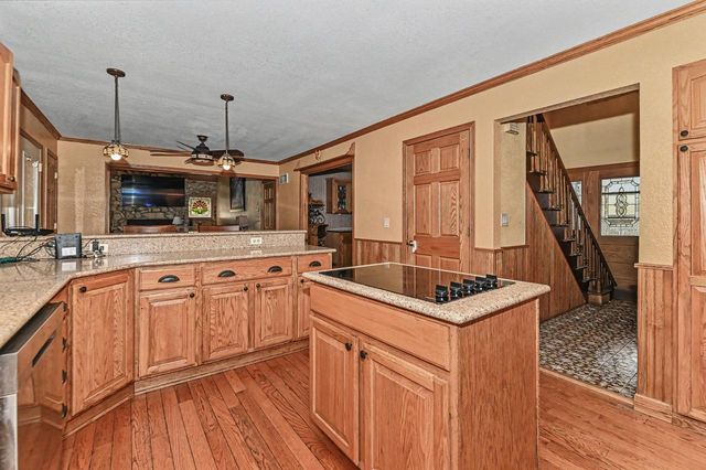S94W26995 Linden COURT, Mukwonago, WI 53149