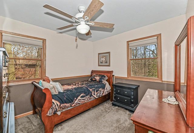 S94W26995 Linden COURT, Mukwonago, WI 53149