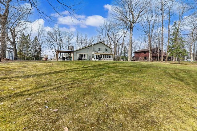 S94W26995 Linden COURT, Mukwonago, WI 53149