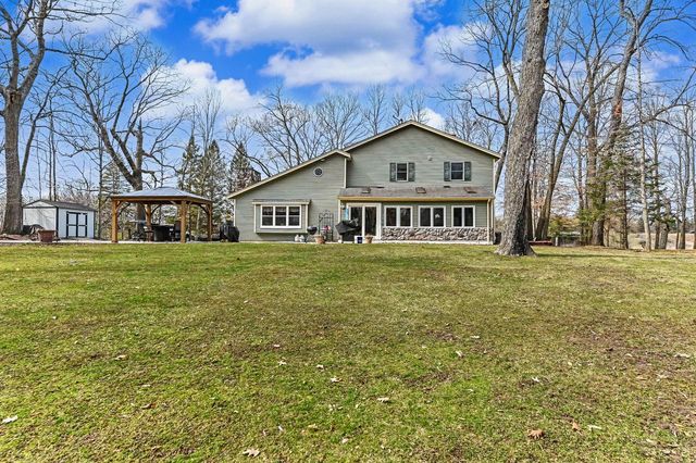 S94W26995 Linden COURT, Mukwonago, WI 53149