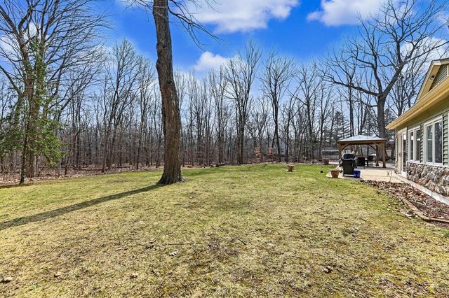 S94W26995 Linden COURT, Mukwonago, WI 53149