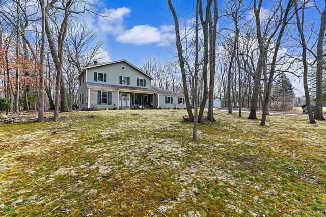 S94W26995 Linden COURT, Mukwonago, WI 53149