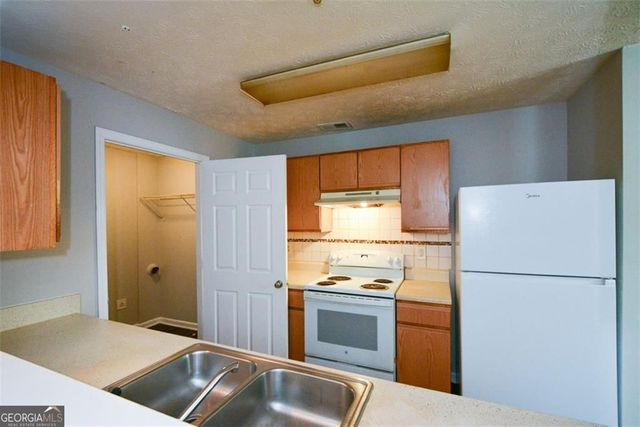 8304 Fairington Village Drive 8304, Lithonia, GA 30038