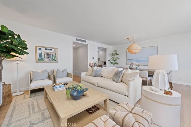 320 Via Lido Nord 3, Newport Beach, CA 92663