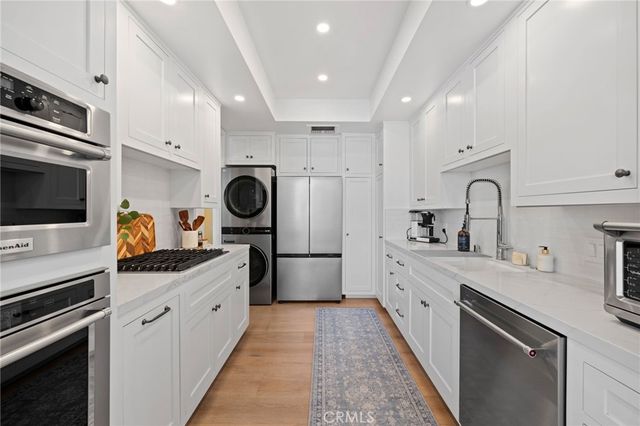 320 Via Lido Nord 3, Newport Beach, CA 92663