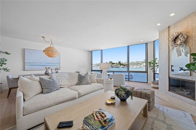 320 Via Lido Nord 3, Newport Beach, CA 92663