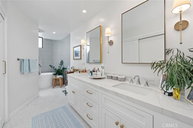 320 Via Lido Nord 3, Newport Beach, CA 92663