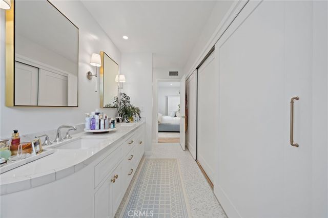 320 Via Lido Nord 3, Newport Beach, CA 92663