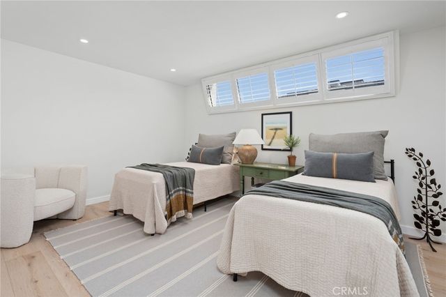 320 Via Lido Nord 3, Newport Beach, CA 92663