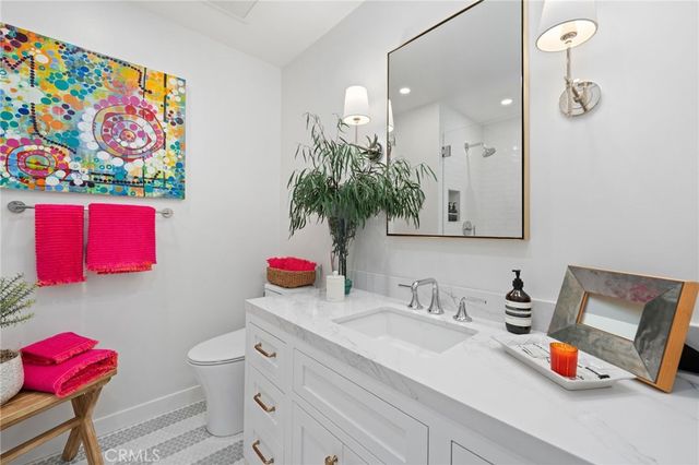 320 Via Lido Nord 3, Newport Beach, CA 92663