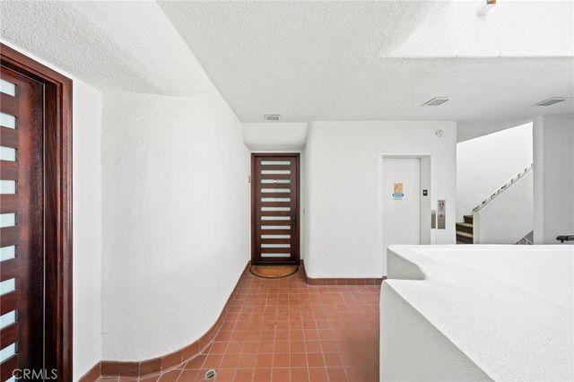 320 Via Lido Nord 3, Newport Beach, CA 92663