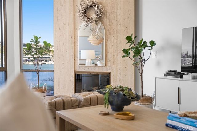 320 Via Lido Nord 3, Newport Beach, CA 92663