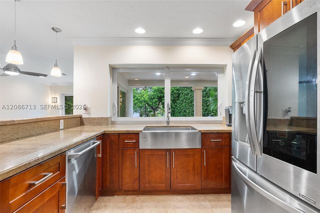 7111 Bamboo St, Miami Lakes, FL 33014
